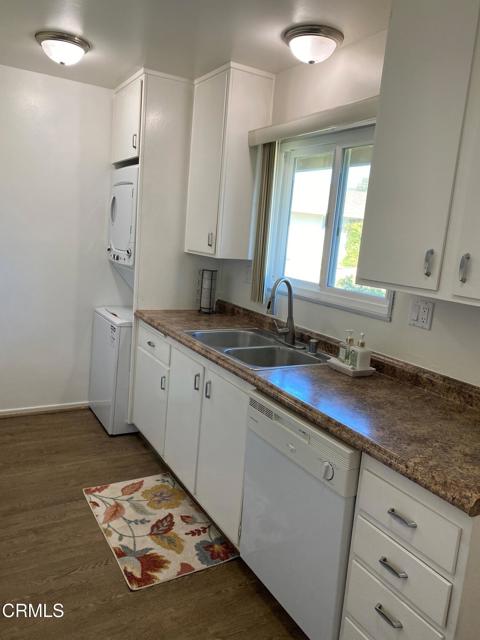 2228 Camilar Dr kitchen